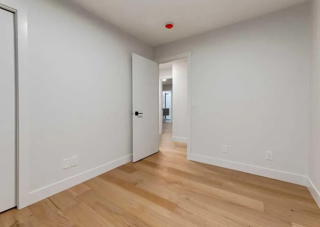 6460 Silver Ridge Way NW Calgary AB T3B3X7