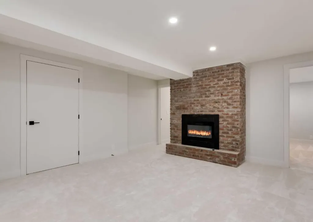 6460 Silver Ridge Way NW Calgary AB T3B3X7