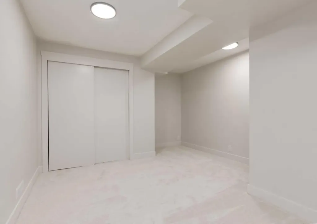 6460 Silver Ridge Way NW Calgary AB T3B3X7