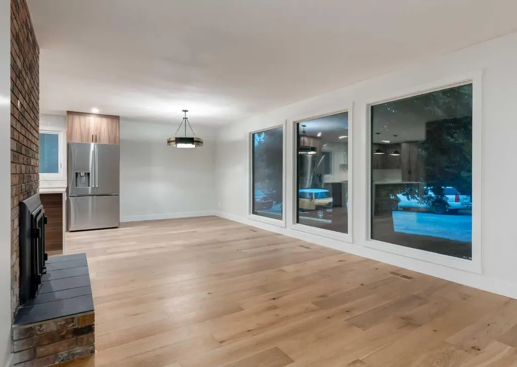 6460 Silver Ridge Way NW Calgary AB T3B3X7