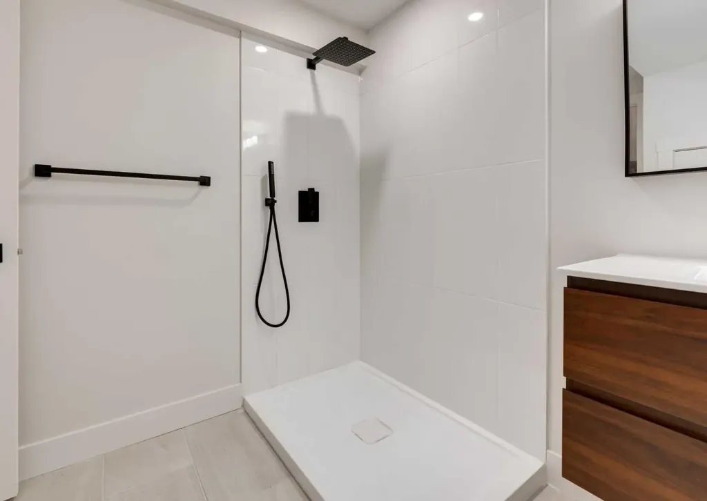 6460 Silver Ridge Way NW Calgary AB T3B3X7