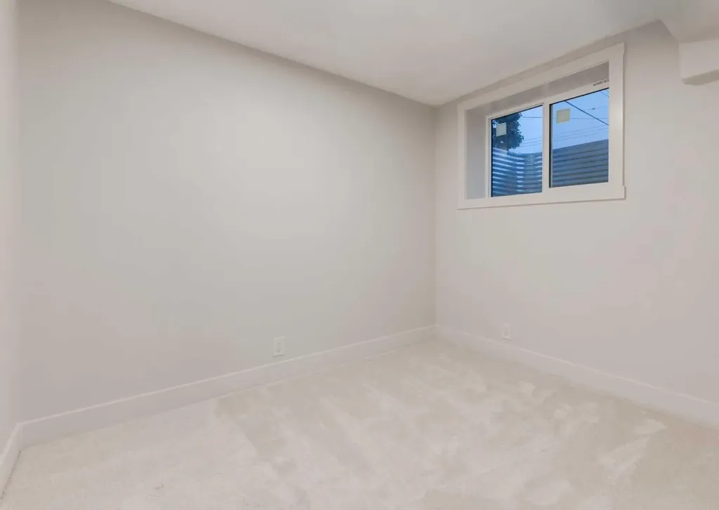 6460 Silver Ridge Way NW Calgary AB T3B3X7