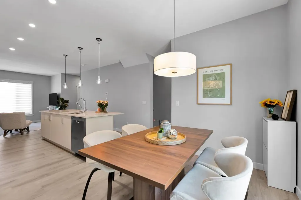426 Shawnee Square SW Calgary AB T2Y 0W4