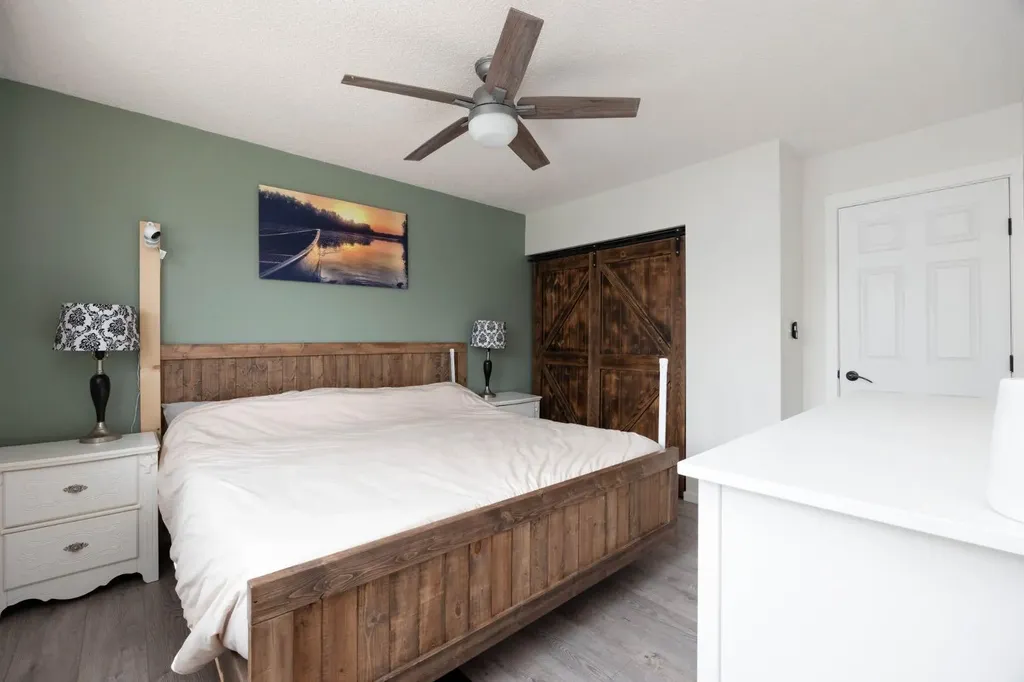 105 Oaks Crescent Fort Mcmurray AB T9K 1M4