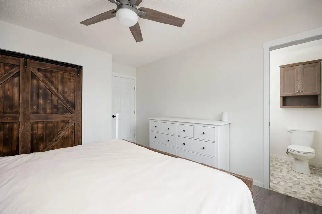 105 Oaks Crescent Fort Mcmurray AB T9K 1M4