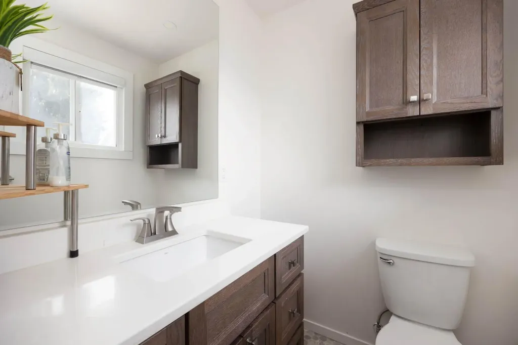 105 Oaks Crescent Fort Mcmurray AB T9K 1M4