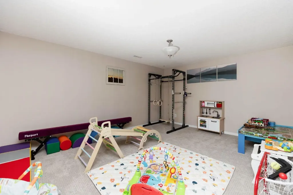105 Oaks Crescent Fort Mcmurray AB T9K 1M4