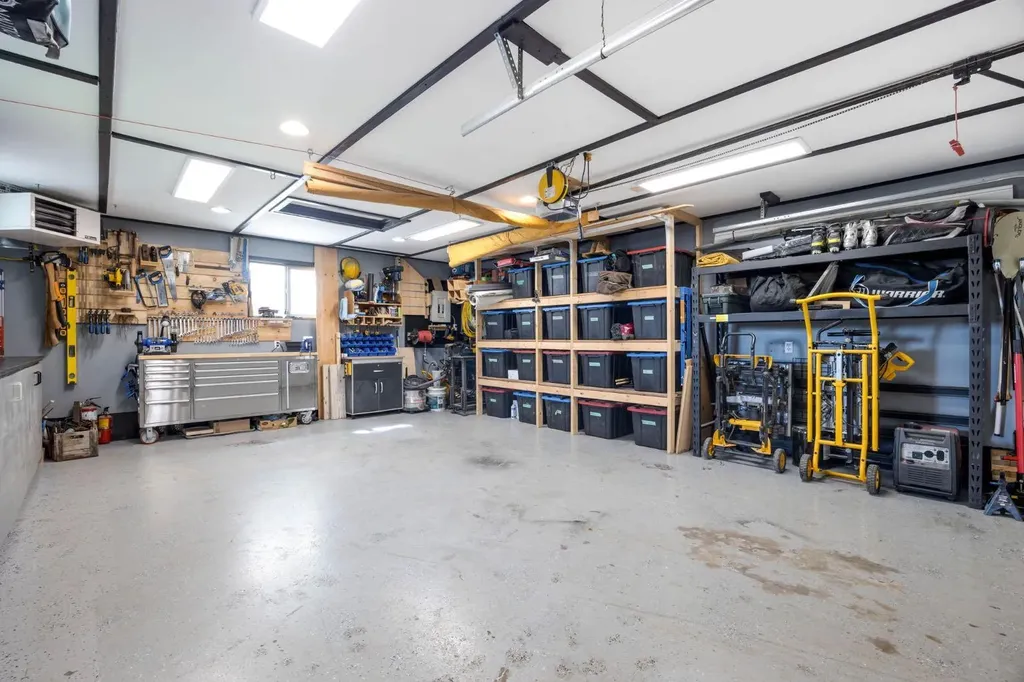 105 Oaks Crescent Fort Mcmurray AB T9K 1M4