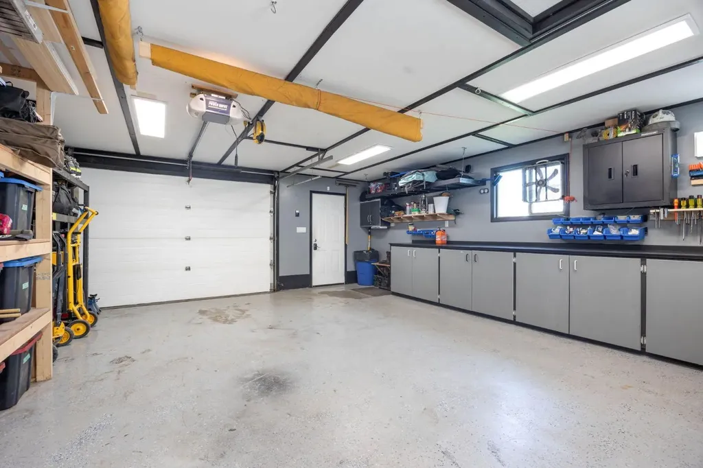 105 Oaks Crescent Fort Mcmurray AB T9K 1M4