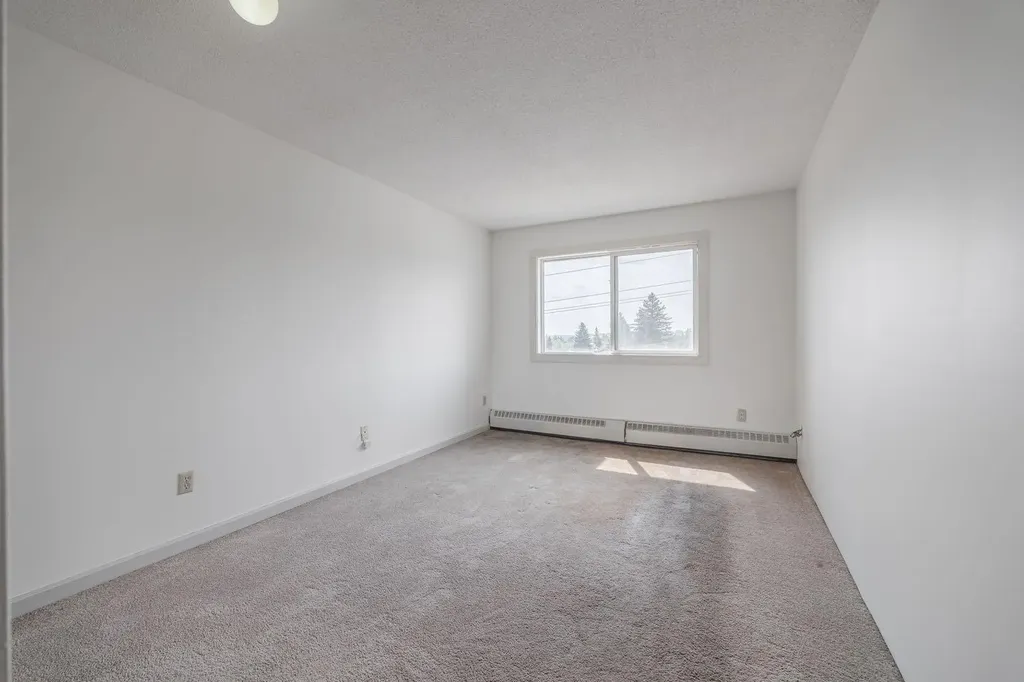 333 Garry Crescent NE Calgary AB T2K 5W9