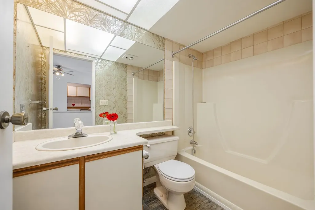 333 Garry Crescent NE Calgary AB T2K 5W9
