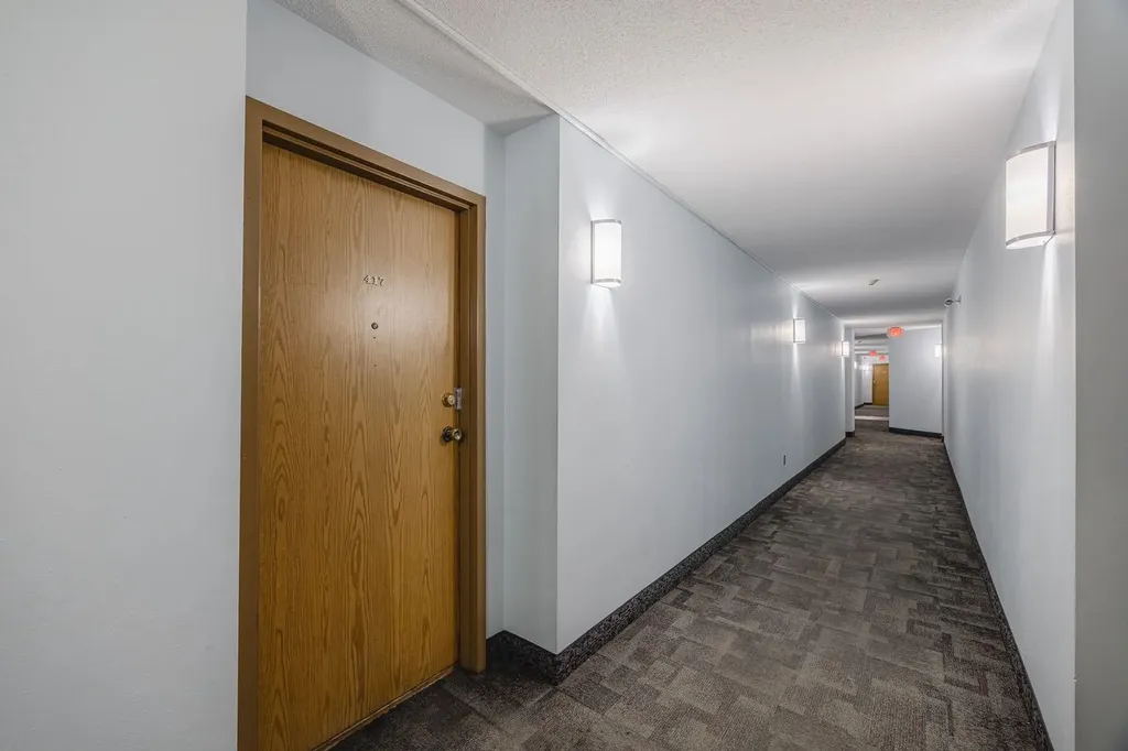 333 Garry Crescent NE Calgary AB T2K 5W9