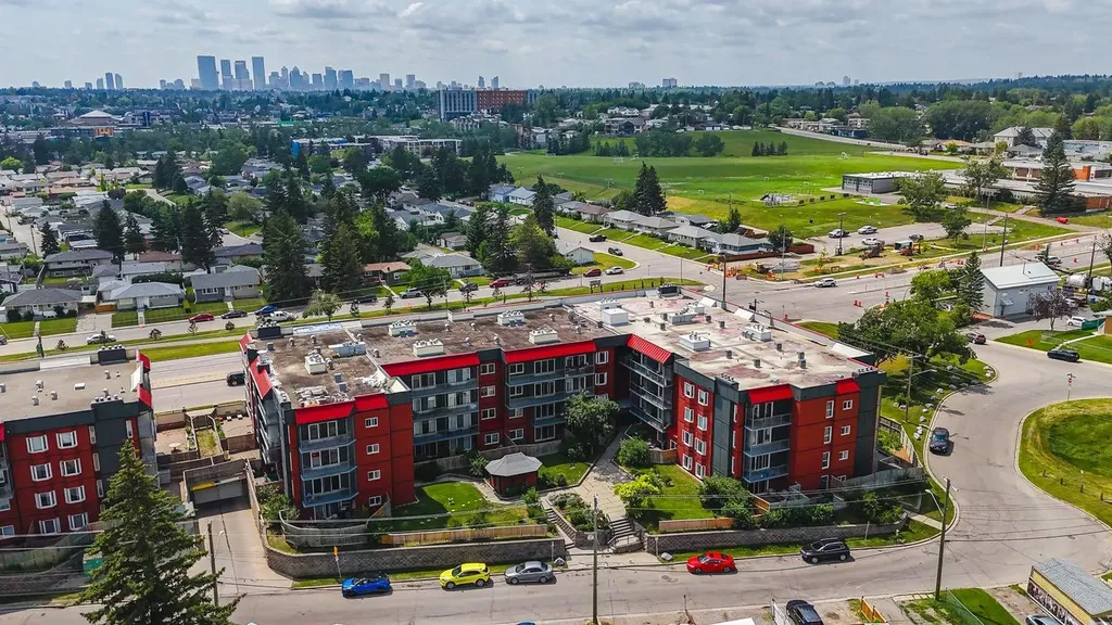 333 Garry Crescent NE Calgary AB T2K 5W9
