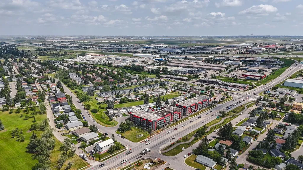 333 Garry Crescent NE Calgary AB T2K 5W9