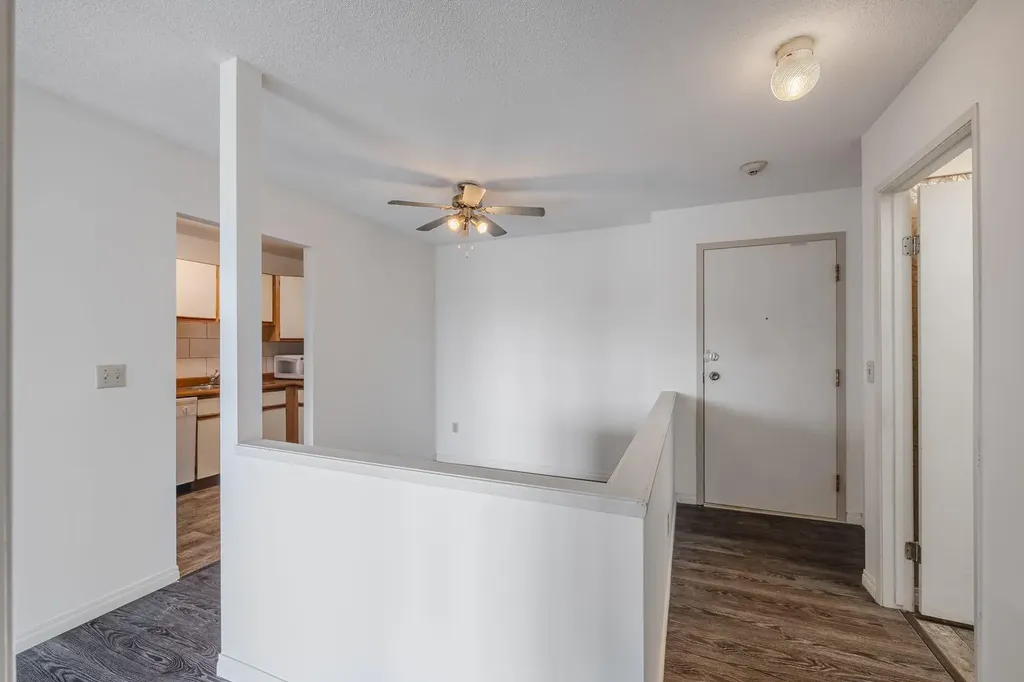 333 Garry Crescent NE Calgary AB T2K 5W9