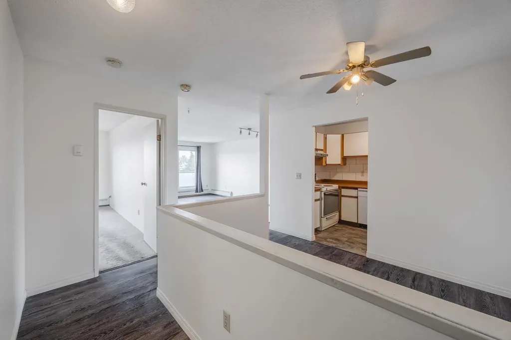 333 Garry Crescent NE Calgary AB T2K 5W9