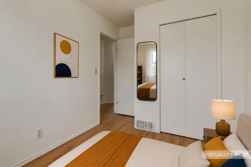 1835 10 Avenue SE Calgary AB T2G 5N7