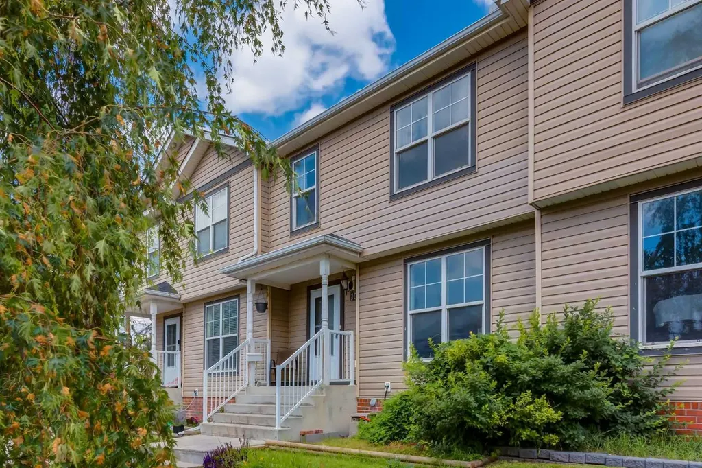 1835 10 Avenue SE Calgary AB T2G 5N7