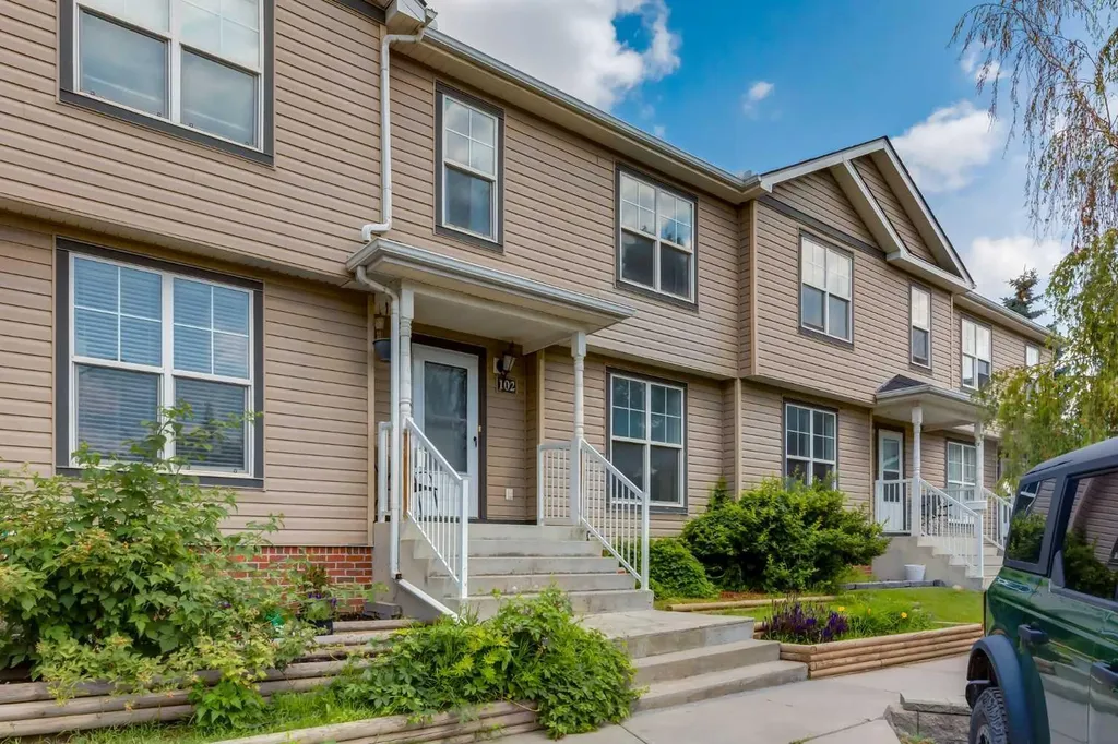 1835 10 Avenue SE Calgary AB T2G 5N7