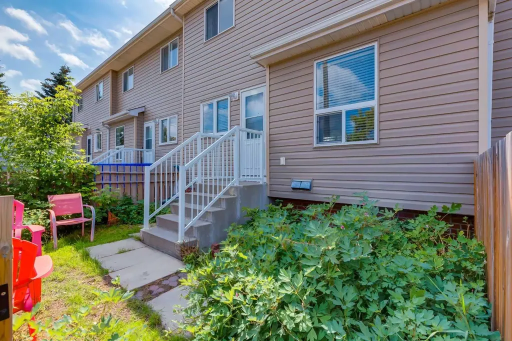 1835 10 Avenue SE Calgary AB T2G 5N7