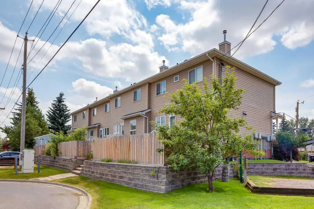 1835 10 Avenue SE Calgary AB T2G 5N7