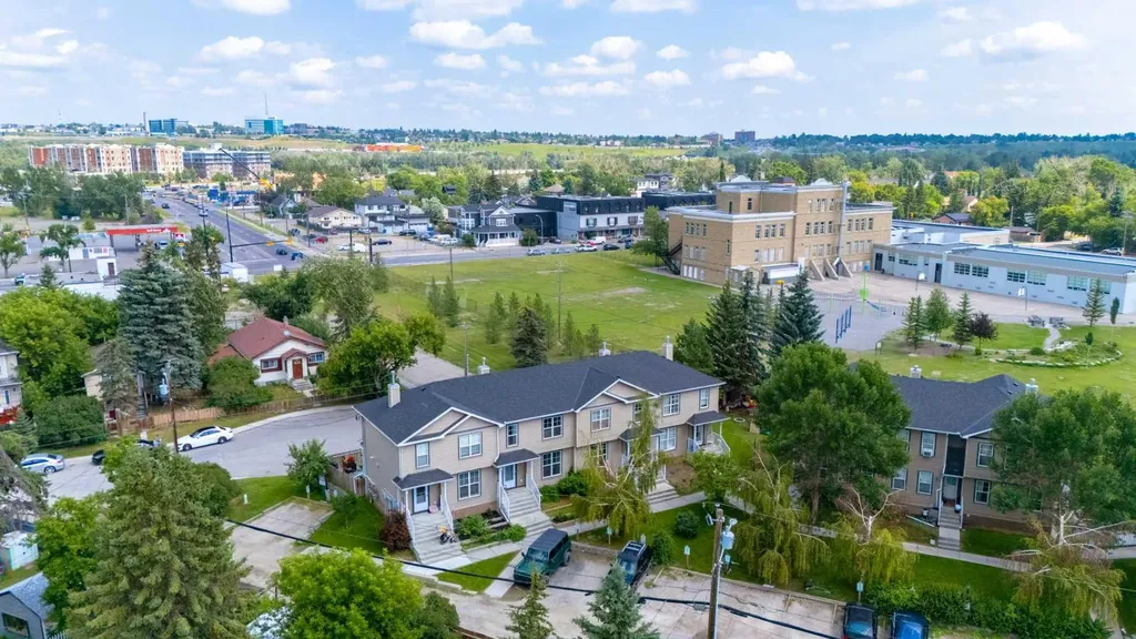 1835 10 Avenue SE Calgary AB T2G 5N7