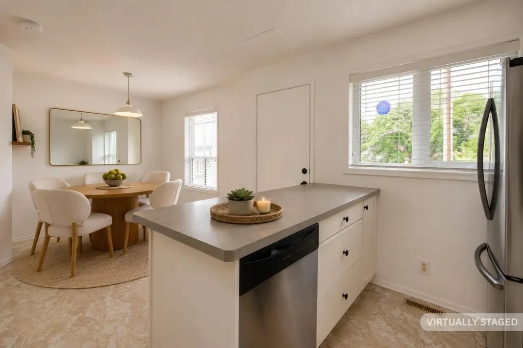 1835 10 Avenue SE Calgary AB T2G 5N7