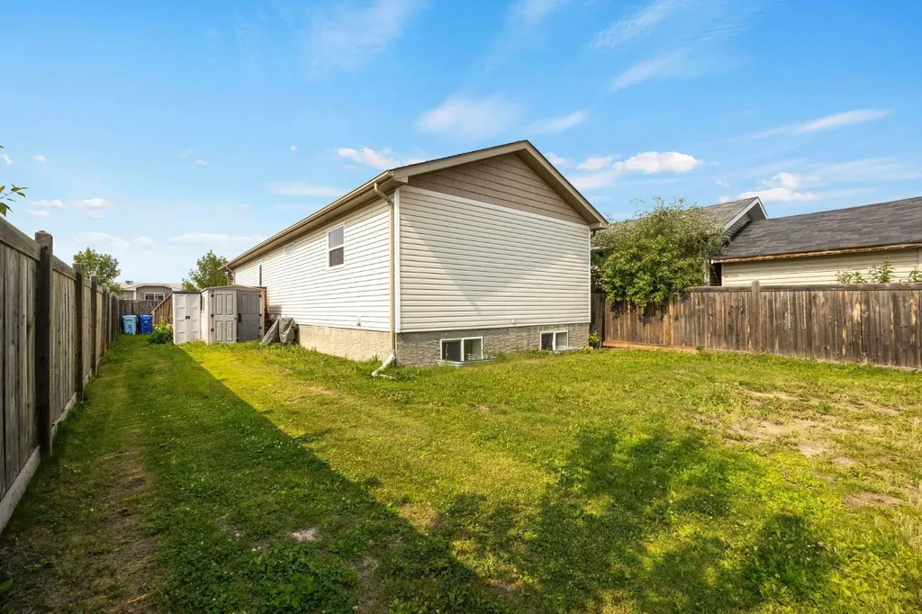 209 Ash Way Fort Mcmurray AB T9K 0E9