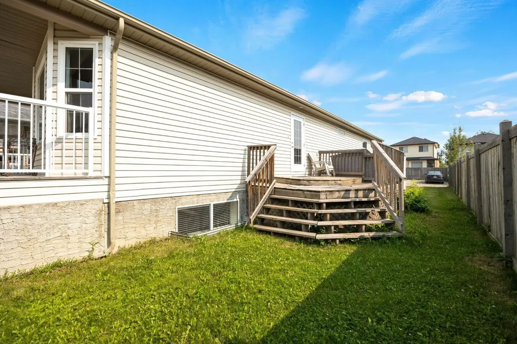 209 Ash Way Fort Mcmurray AB T9K 0E9