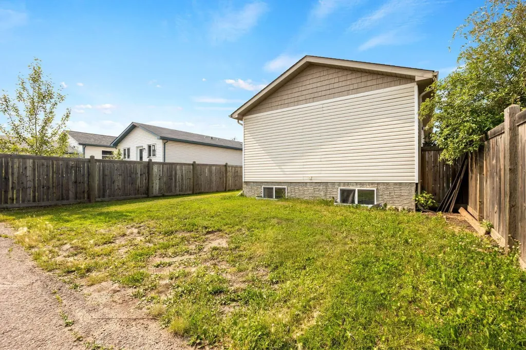 209 Ash Way Fort Mcmurray AB T9K 0E9