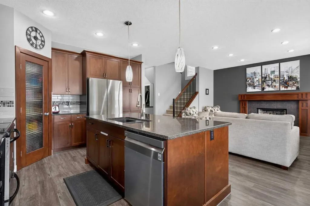 234 Pantego Way NW Calgary AB T3K 0C2