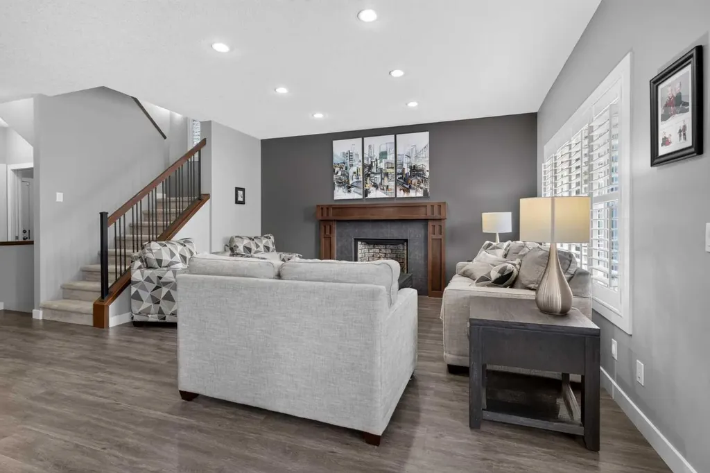 234 Pantego Way NW Calgary AB T3K 0C2