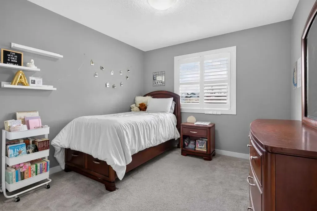 234 Pantego Way NW Calgary AB T3K 0C2
