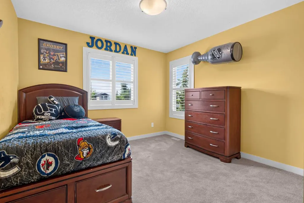 234 Pantego Way NW Calgary AB T3K 0C2