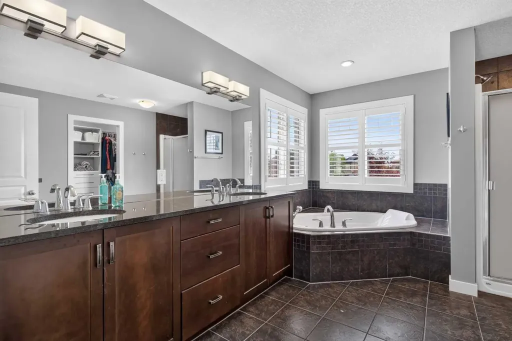 234 Pantego Way NW Calgary AB T3K 0C2