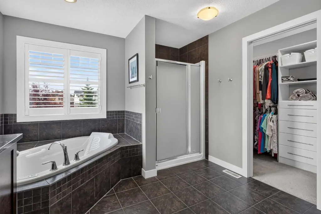 234 Pantego Way NW Calgary AB T3K 0C2