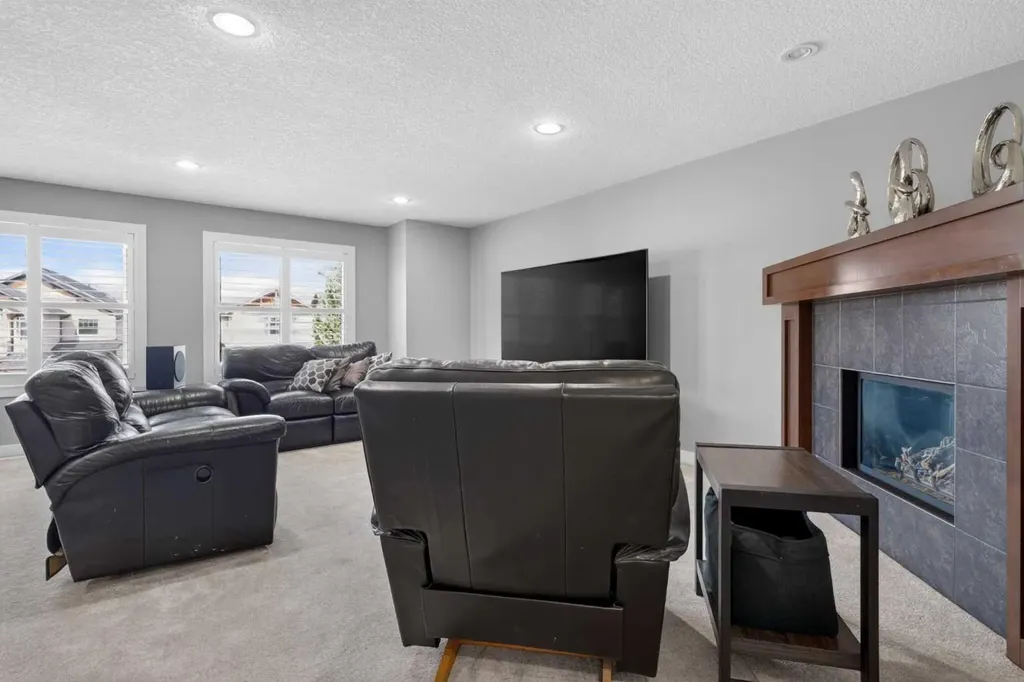 234 Pantego Way NW Calgary AB T3K 0C2