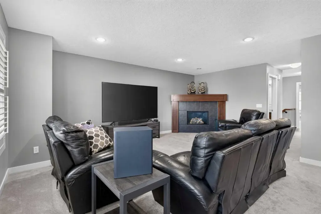 234 Pantego Way NW Calgary AB T3K 0C2