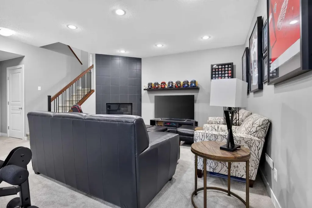 234 Pantego Way NW Calgary AB T3K 0C2