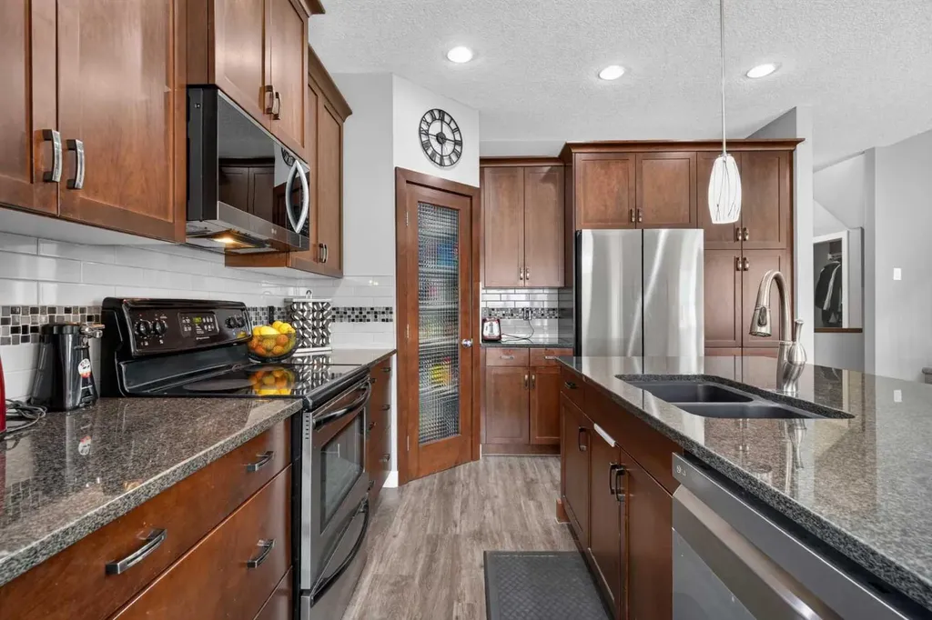 234 Pantego Way NW Calgary AB T3K 0C2