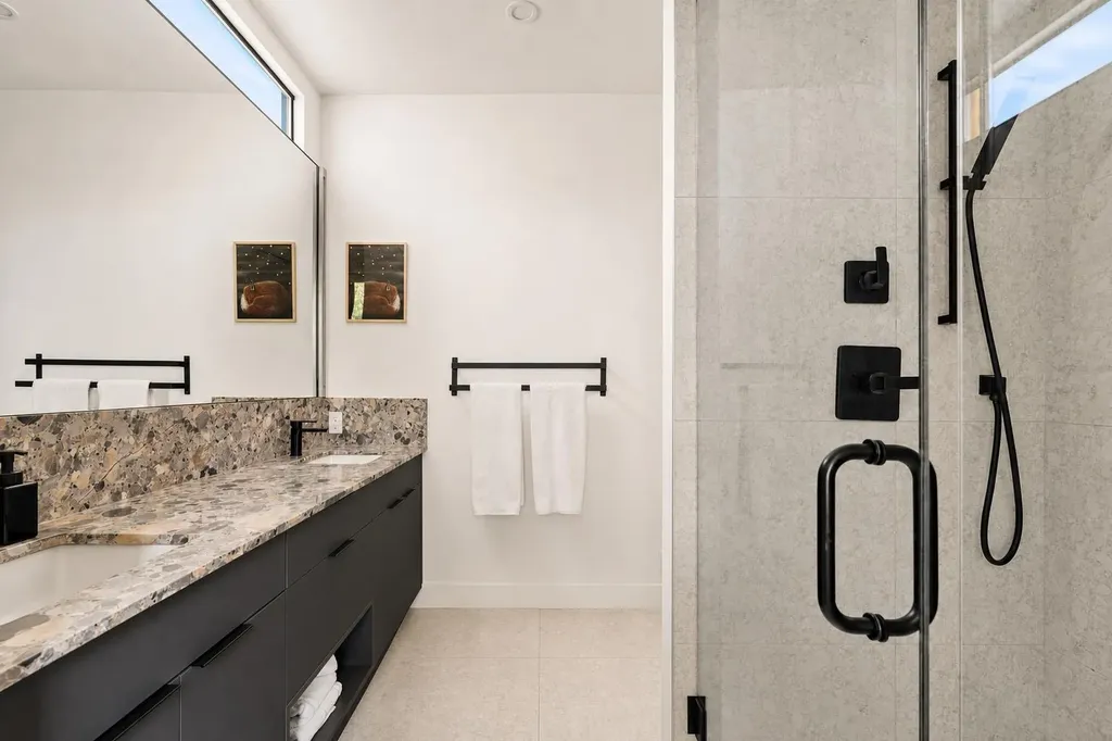 517 28 Avenue NW Calgary AB T2M 2K9