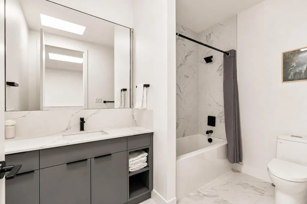 517 28 Avenue NW Calgary AB T2M 2K9