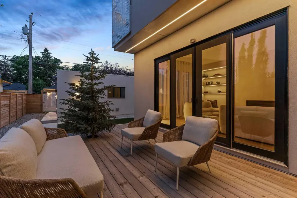 517 28 Avenue NW Calgary AB T2M 2K9
