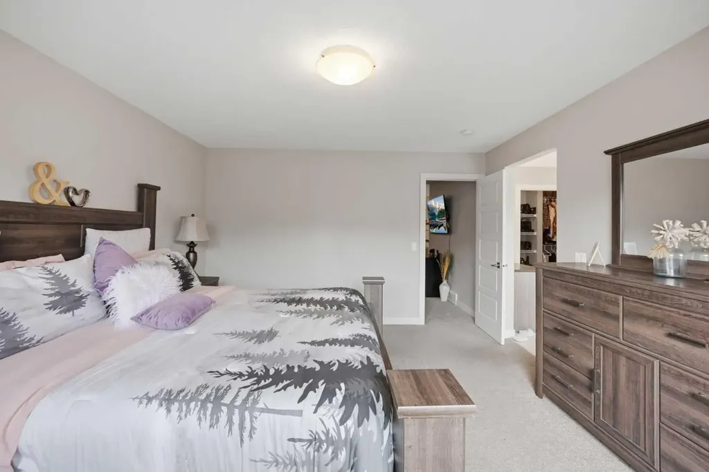 52 Sunrise Way Cochrane AB T4C 2S3