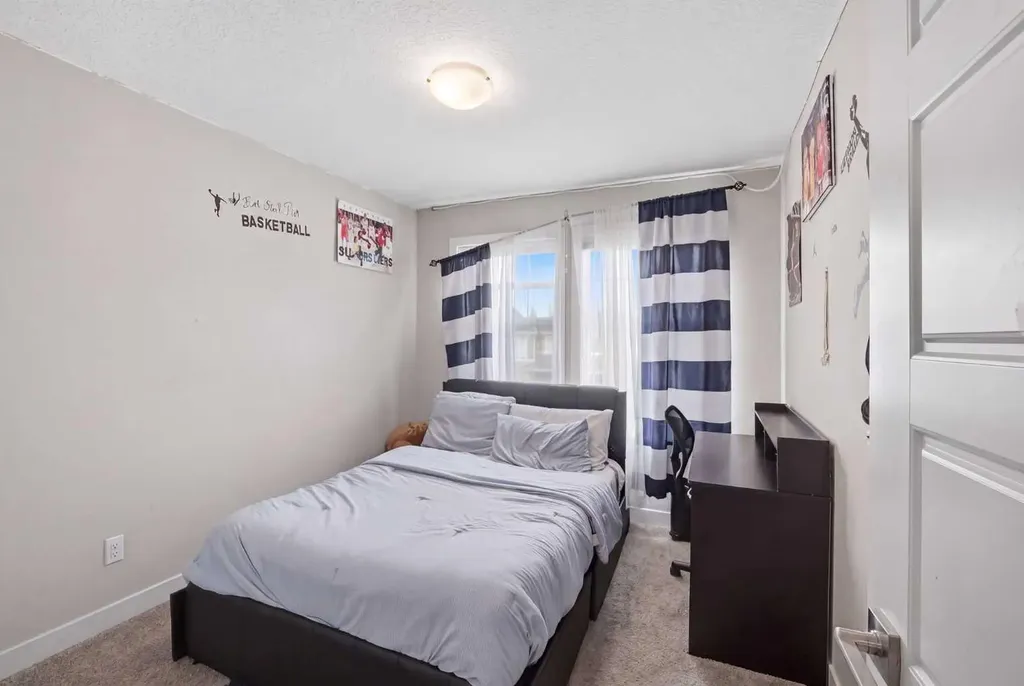 52 Sunrise Way Cochrane AB T4C 2S3