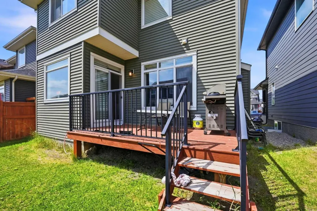 52 Sunrise Way Cochrane AB T4C 2S3