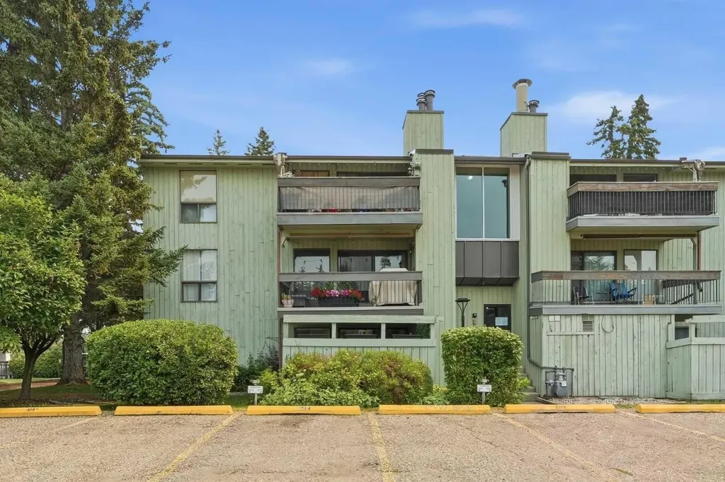 10120 Brookpark Boulevard SW Calgary AB T2W 3G3