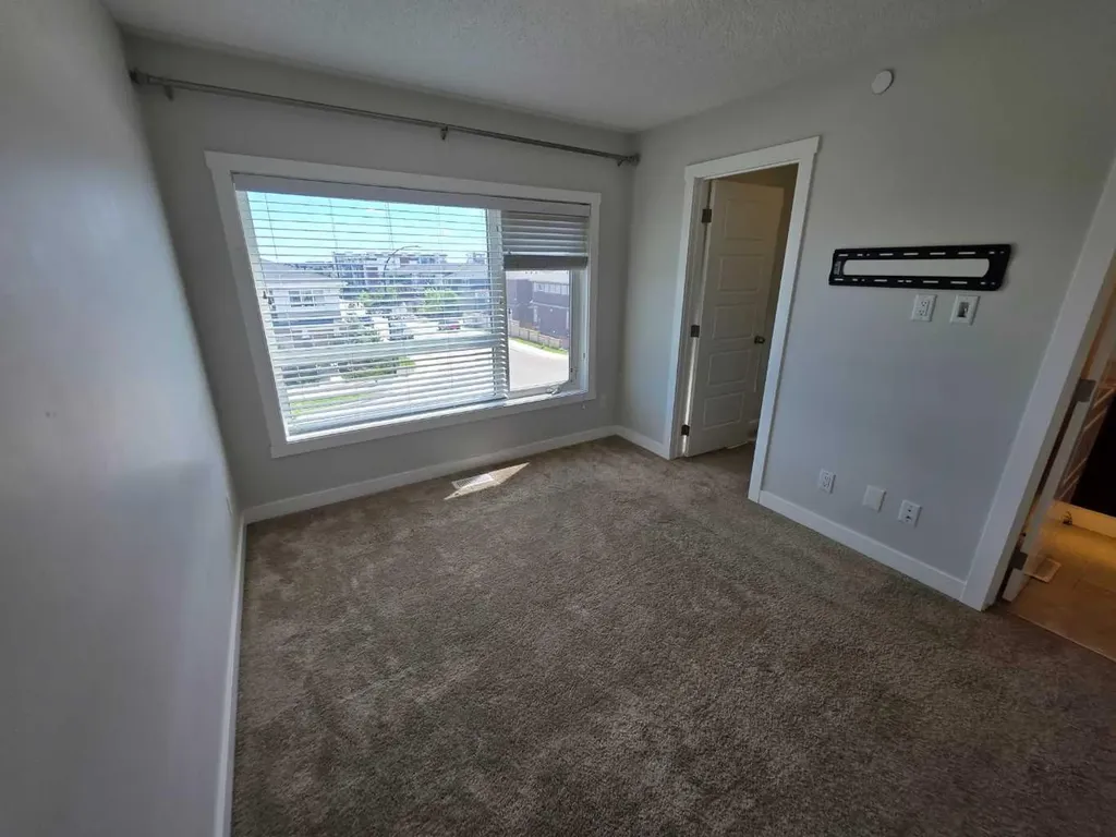 107 Lucas Boulevard NW Calgary AB T3P 1H8