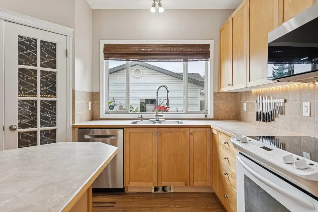 1857 New Brighton Drive SE Calgary AB T2Z4X1