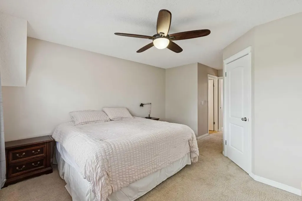 1857 New Brighton Drive SE Calgary AB T2Z4X1